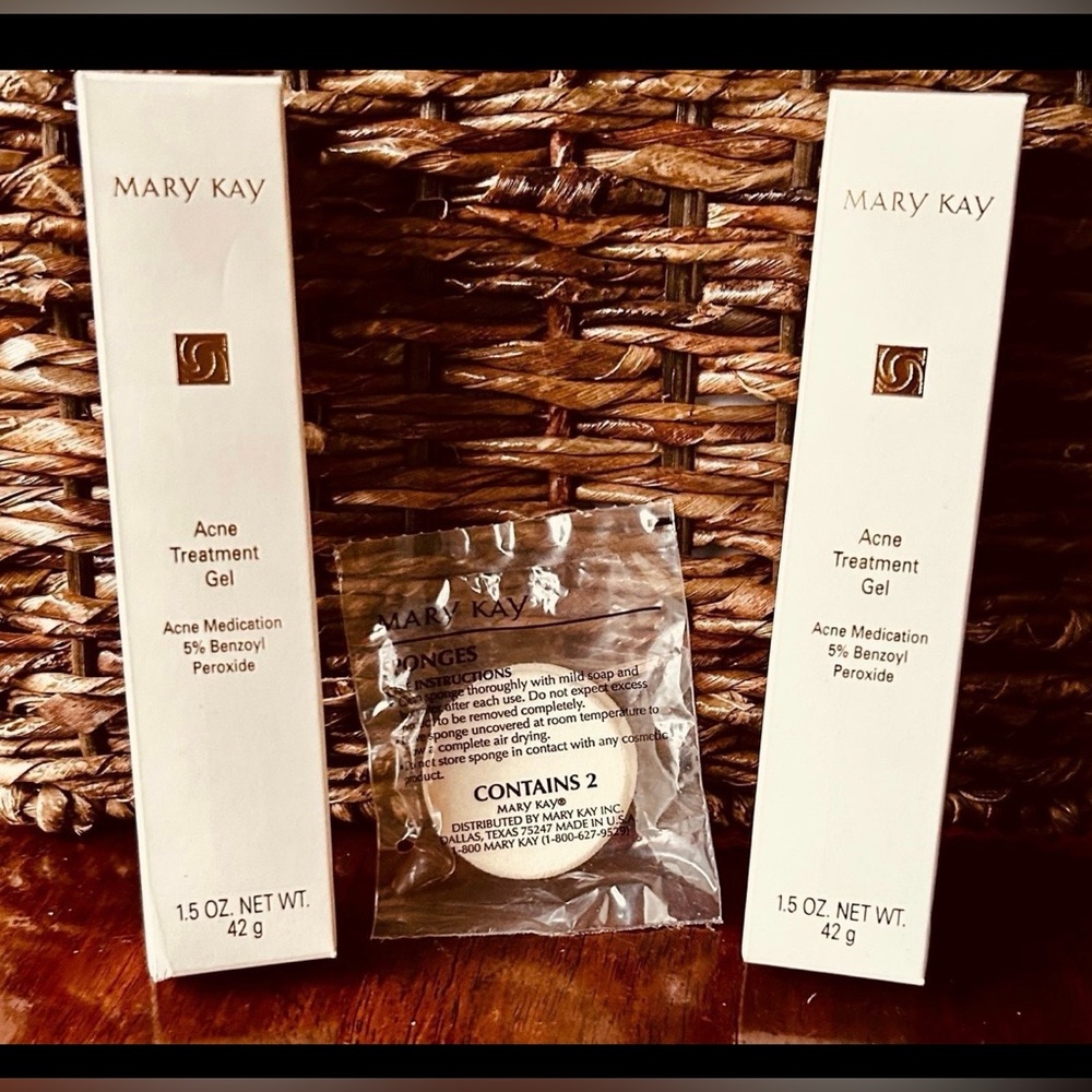 Mary  Kay Acne Treatment Gel &
Sponges